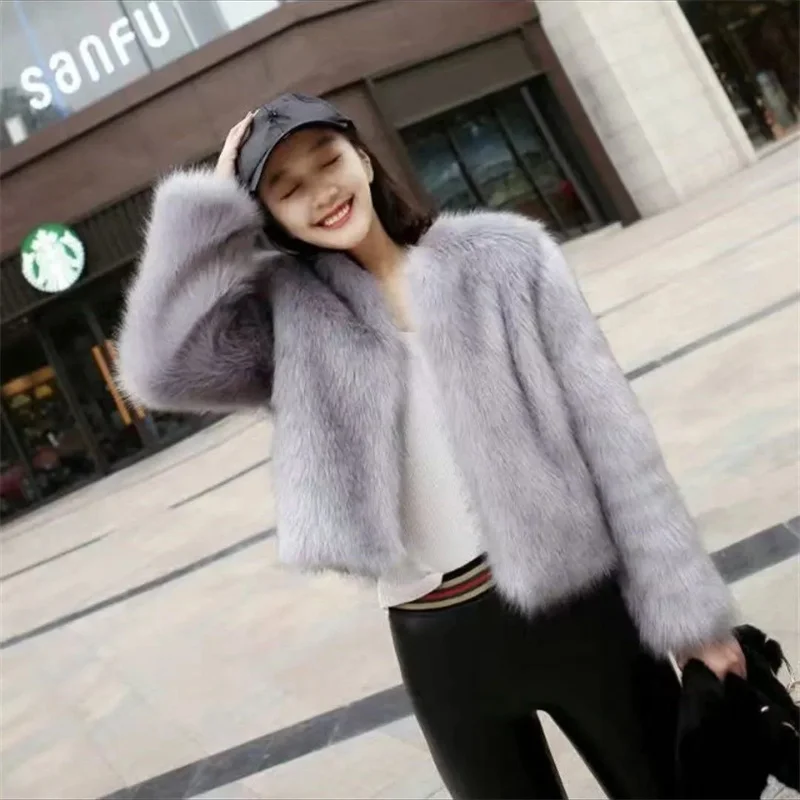 Korean Ladies Solid Color Plush Outwear 2025 Femme Fashion Short Fur Tops Jacket Winter Thicken Women Long Sleeves Faux Fur Coat