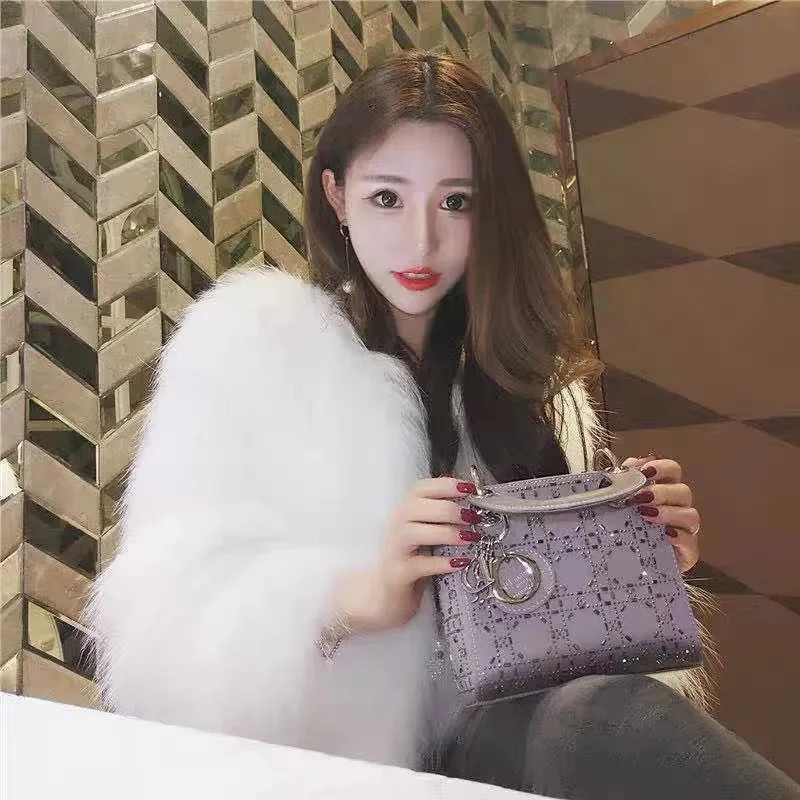 Korean Ladies Solid Color Plush Outwear 2025 Femme Fashion Short Fur Tops Jacket Winter Thicken Women Long Sleeves Faux Fur Coat