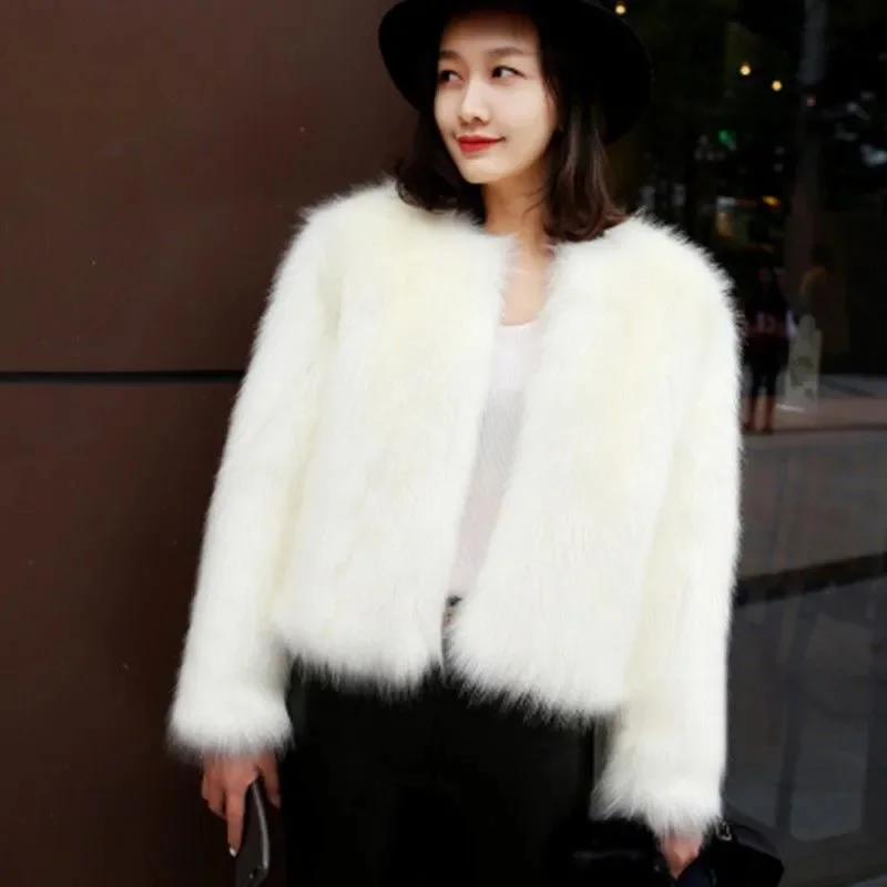 Korean Ladies Solid Color Plush Outwear 2025 Femme Fashion Short Fur Tops Jacket Winter Thicken Women Long Sleeves Faux Fur Coat