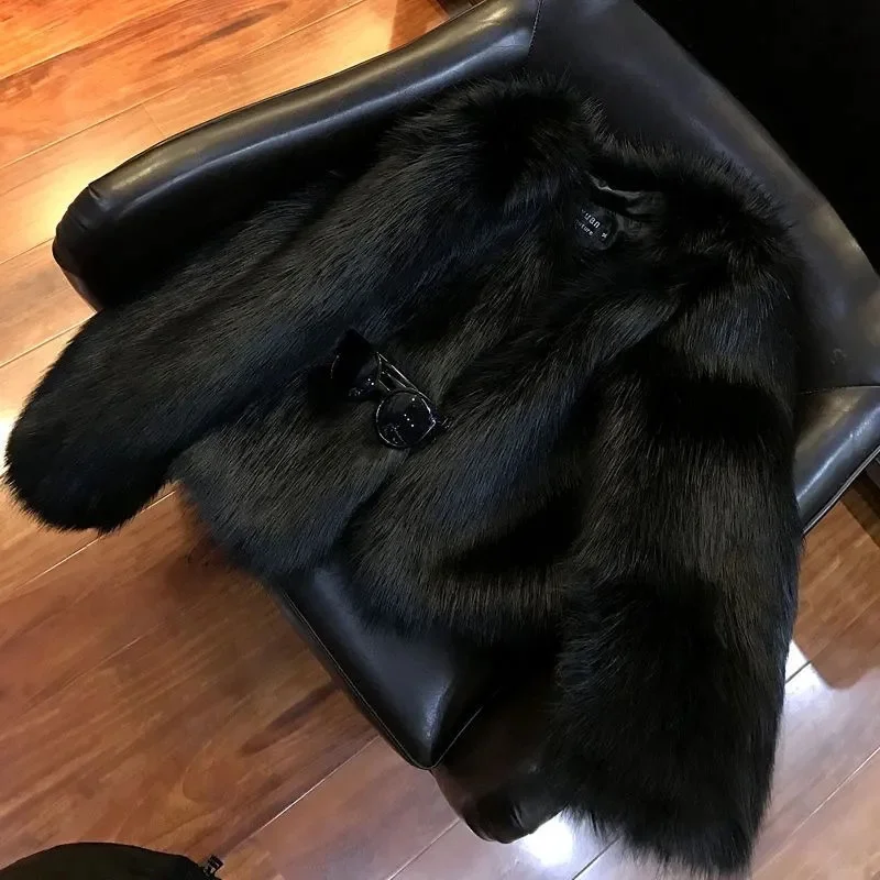 Korean Ladies Solid Color Plush Outwear 2025 Femme Fashion Short Fur Tops Jacket Winter Thicken Women Long Sleeves Faux Fur Coat