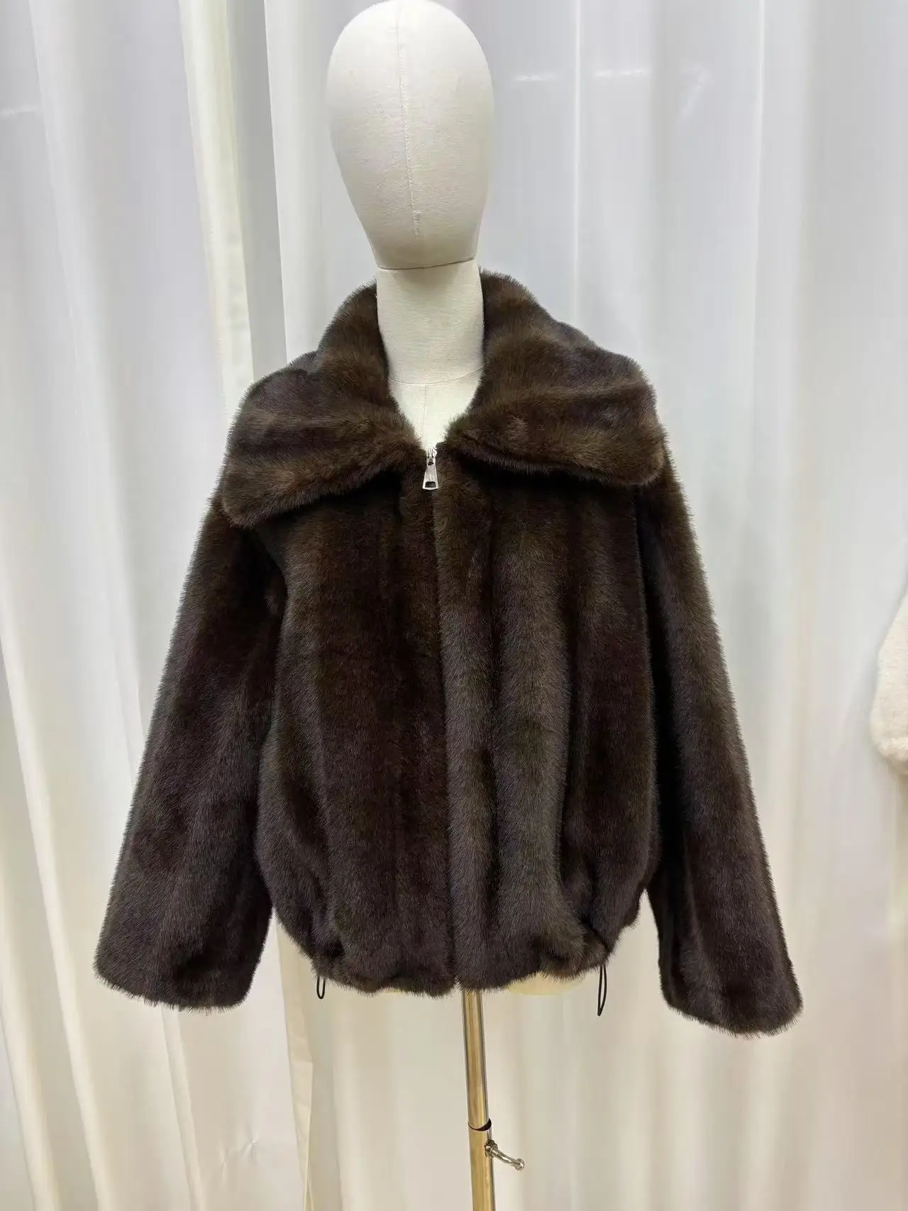 2026 New Fur Coat Women Fashion Essential Mink Coat Warm Short Leather Outerwear Winter Fur Jacket