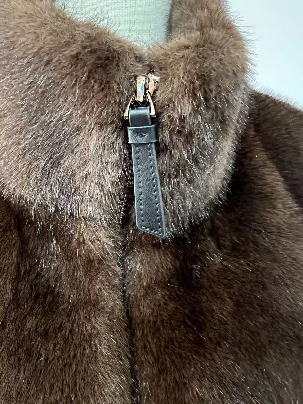 2026 New Fur Coat Women Fashion Essential Mink Coat Warm Short Leather Outerwear Winter Fur Jacket