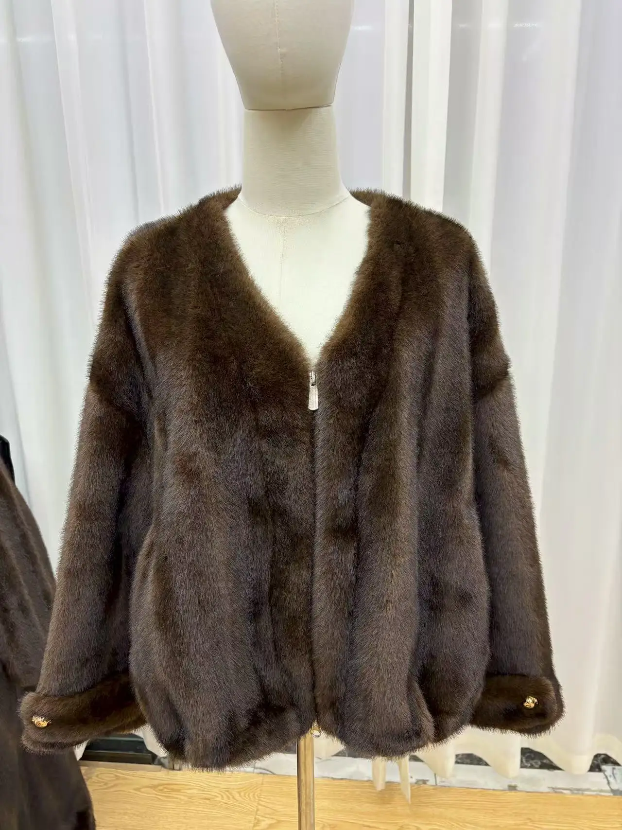 2026 New Fur Coat Women Fashion Essential Mink Coat Warm Short Leather Outerwear Winter Fur Jacket