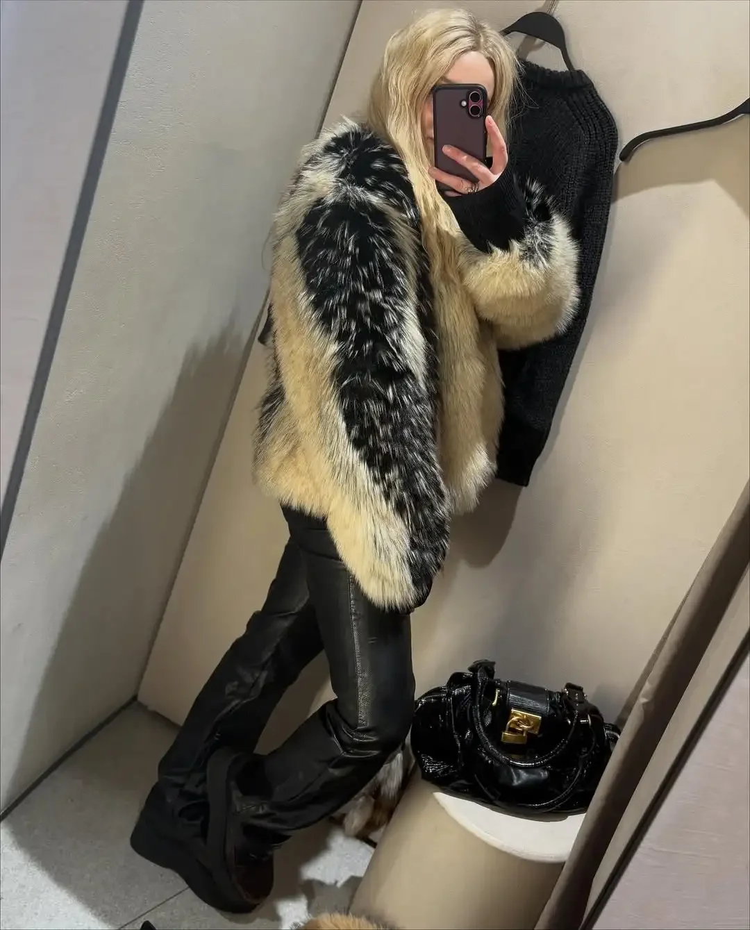 Women Color Block Faux Fur Coat Casual Round Neck Long-sleeved Fluffy Warm Crop Coats 2026 Winter Lady Chic Daily Street Jacket