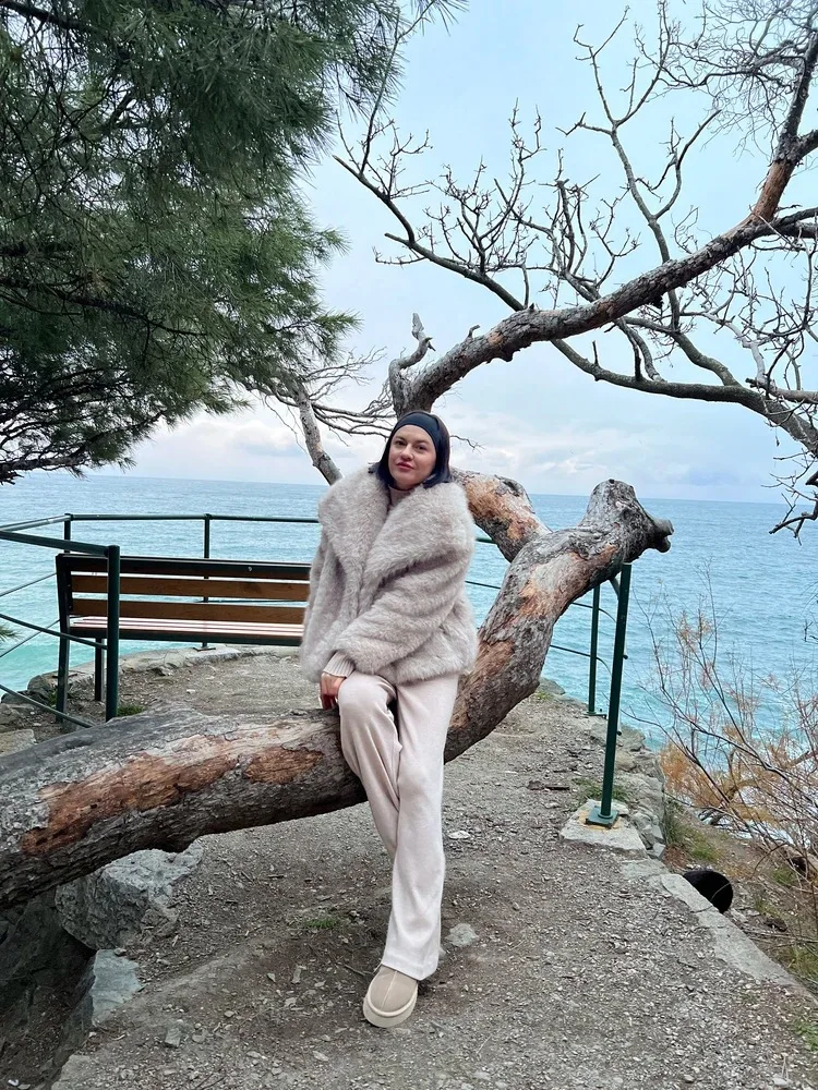 2025 Winter New Fashion Gradient Fluffy Fur Coat Women High Street Luxury Big Fur Collar Faux Fox Fur Jacket Female Overcoats