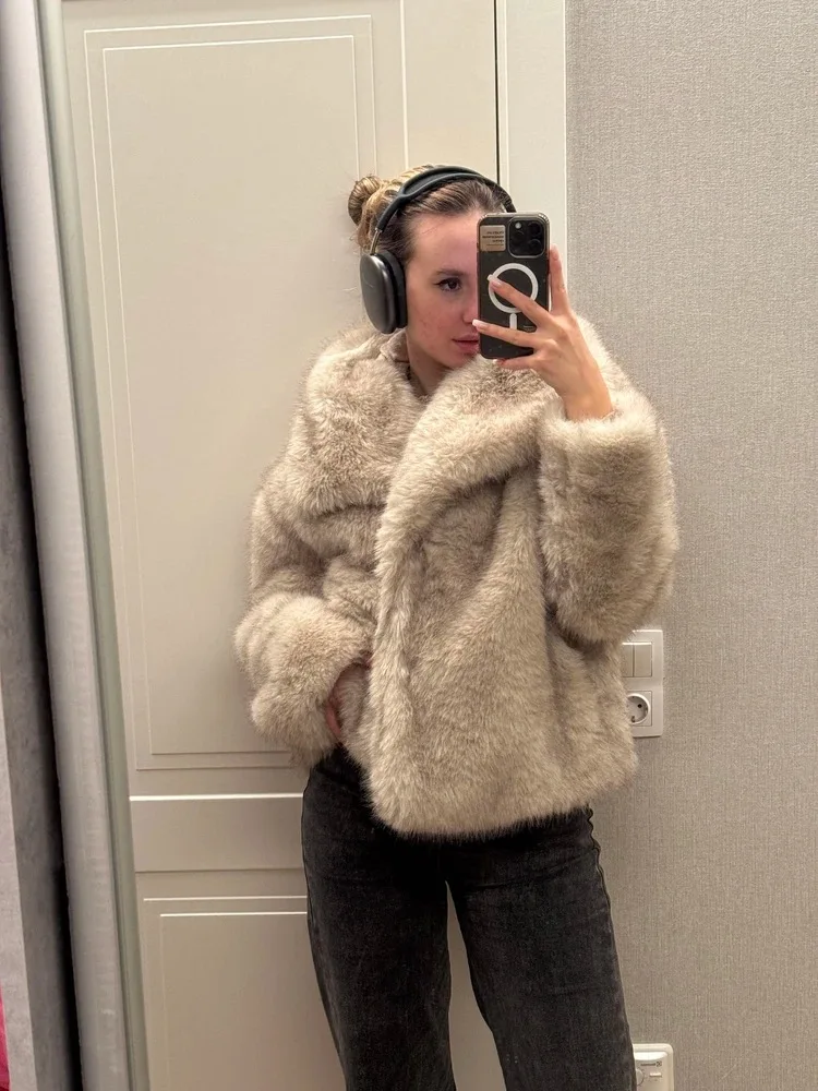 2025 Winter New Fashion Gradient Fluffy Fur Coat Women High Street Luxury Big Fur Collar Faux Fox Fur Jacket Female Overcoats