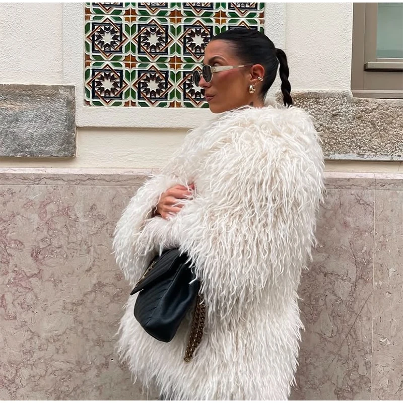 Fashion Faux Fur Coat Women Loose Lapel Full Sleeve Fluffy Short Overcoat 2025 Autumn Winter Street Lady Furry Warm Overcoat