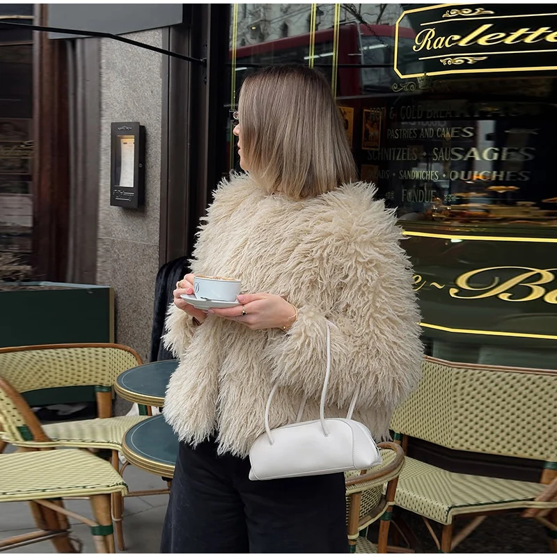 Fashion Faux Fur Coat Women Loose Lapel Full Sleeve Fluffy Short Overcoat 2025 Autumn Winter Street Lady Furry Warm Overcoat