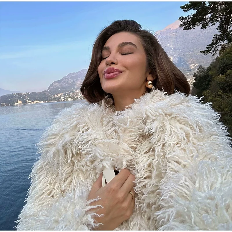 Fashion Faux Fur Coat Women Loose Lapel Full Sleeve Fluffy Short Overcoat 2025 Autumn Winter Street Lady Furry Warm Overcoat