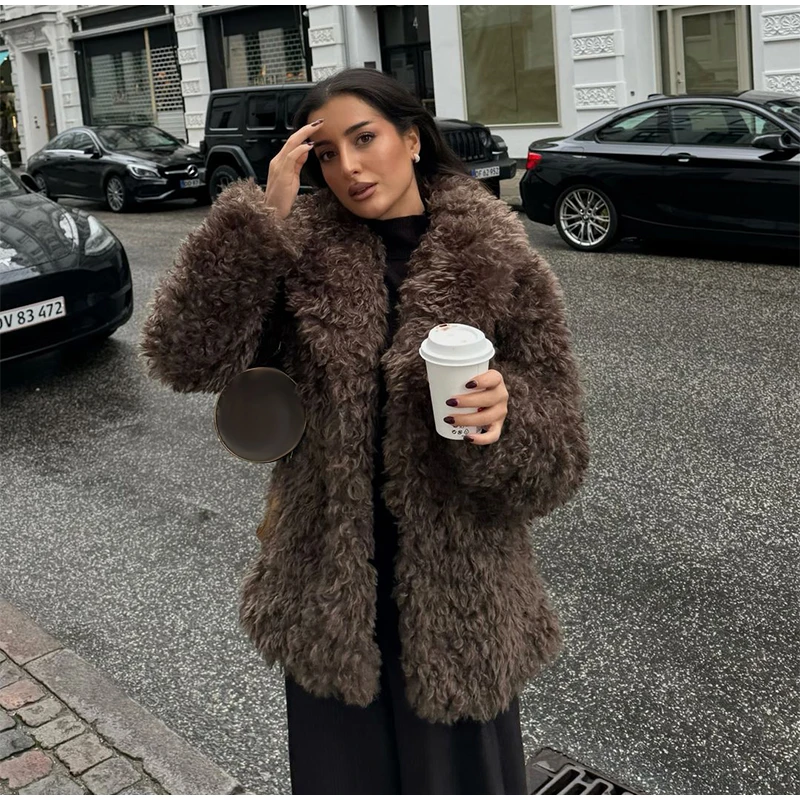 Fashion Faux Fur Coat Women Loose Lapel Full Sleeve Fluffy Short Overcoat 2025 Autumn Winter Street Lady Furry Warm Overcoat
