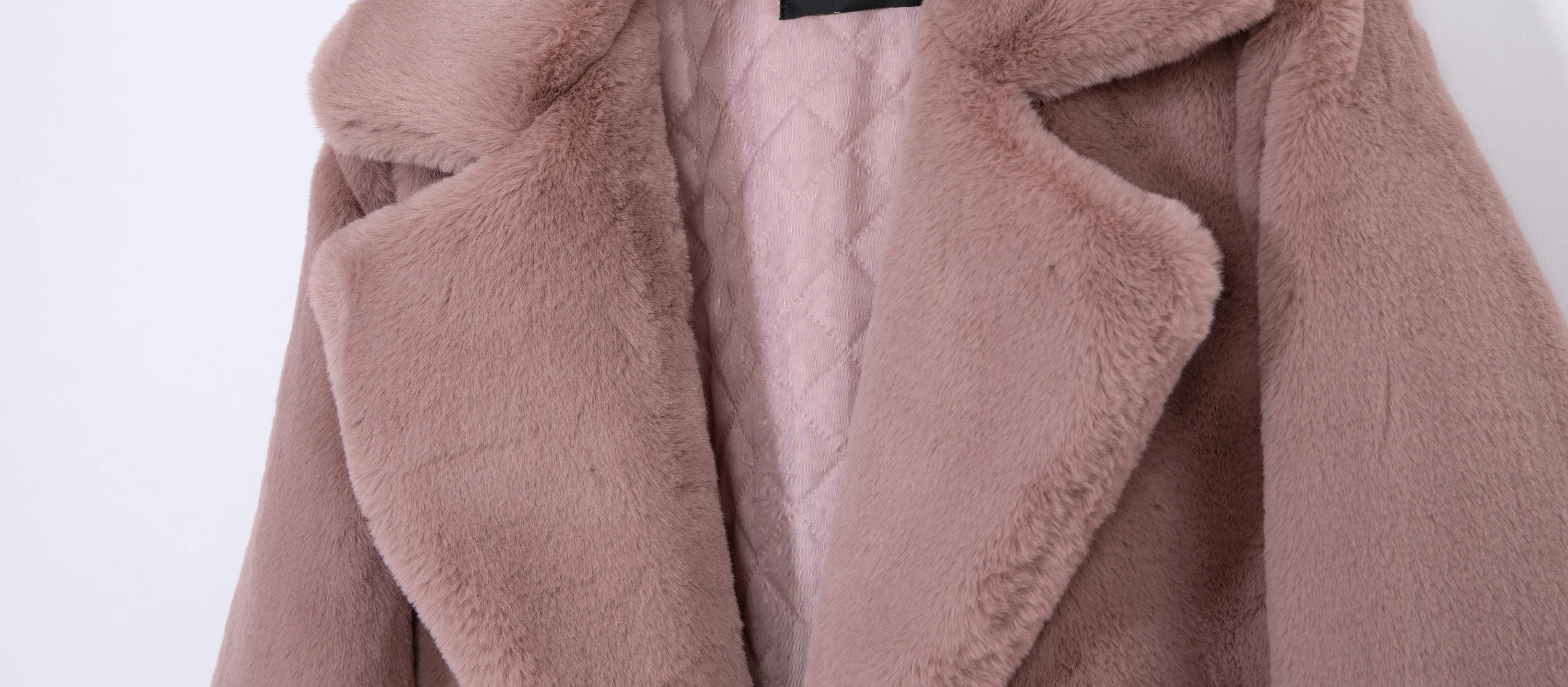 2026 New Women Winter Warm Faux Fur Coat Thick Women Long Coat Turn Down Collar Women Warm Coat With Belt Casaco Feminino