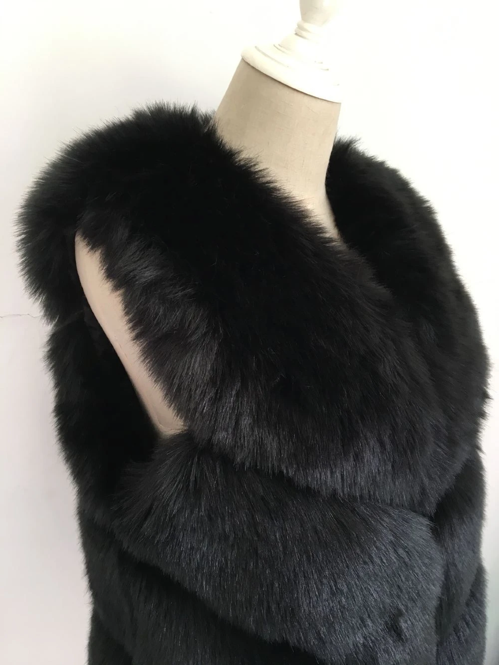 ZADORIN New Luxury Faux Fox Fur Vest Women Furry Short Faux Fur Vests Fur Gilet Fourrure Autumn Winter Faux Fur Coats Overcoat