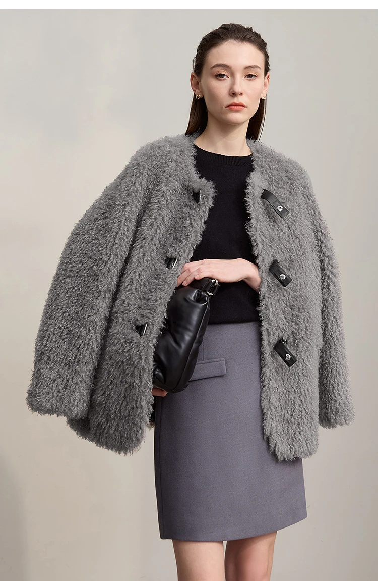 AMII Fur Coat Woman 2026 Winter New Round Neck Loose Long Sleeves Ladies Clothing Leather Button Warm Women's Fur Coat 12524008