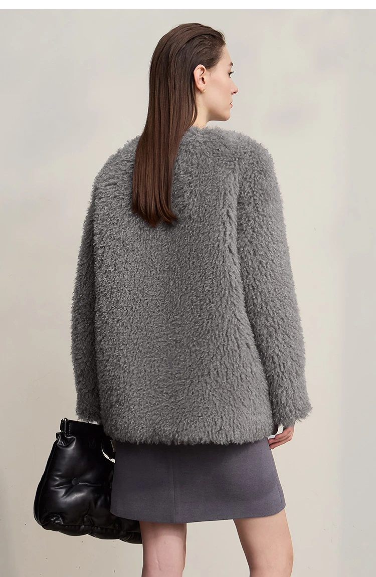 AMII Fur Coat Woman 2026 Winter New Round Neck Loose Long Sleeves Ladies Clothing Leather Button Warm Women's Fur Coat 12524008