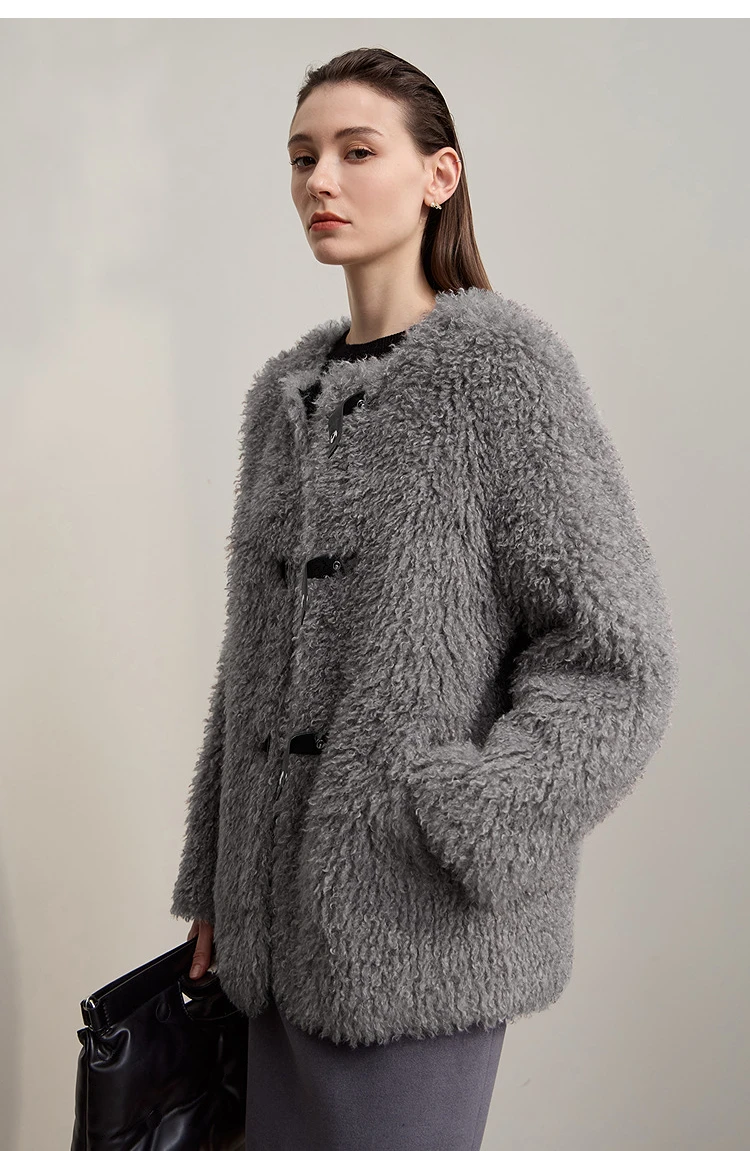AMII Fur Coat Woman 2026 Winter New Round Neck Loose Long Sleeves Ladies Clothing Leather Button Warm Women's Fur Coat 12524008