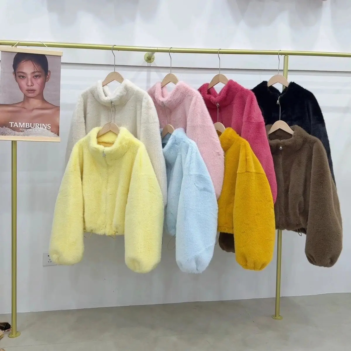 Women Casual Faux Fur Coat Stand Collar Zip Up Long Sleeve Oversized Fluffy Warm Trendy Cropped Jacket Fall Winter
