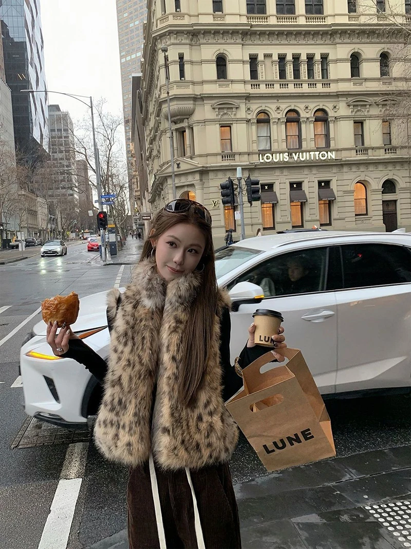 Chic Leopard Women Faux Fur Vest Stand Collar Fleece Jacket Sleeveless Winter Warm Plush Streetwear Retro Outerwear Top
