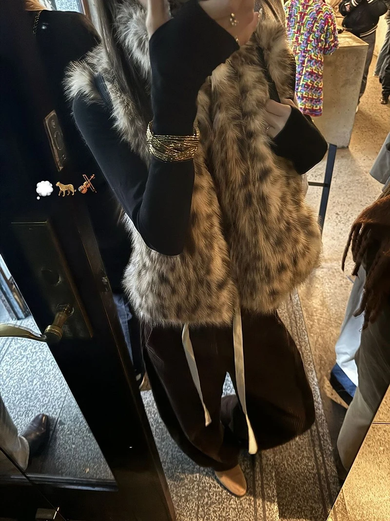 Chic Leopard Women Faux Fur Vest Stand Collar Fleece Jacket Sleeveless Winter Warm Plush Streetwear Retro Outerwear Top