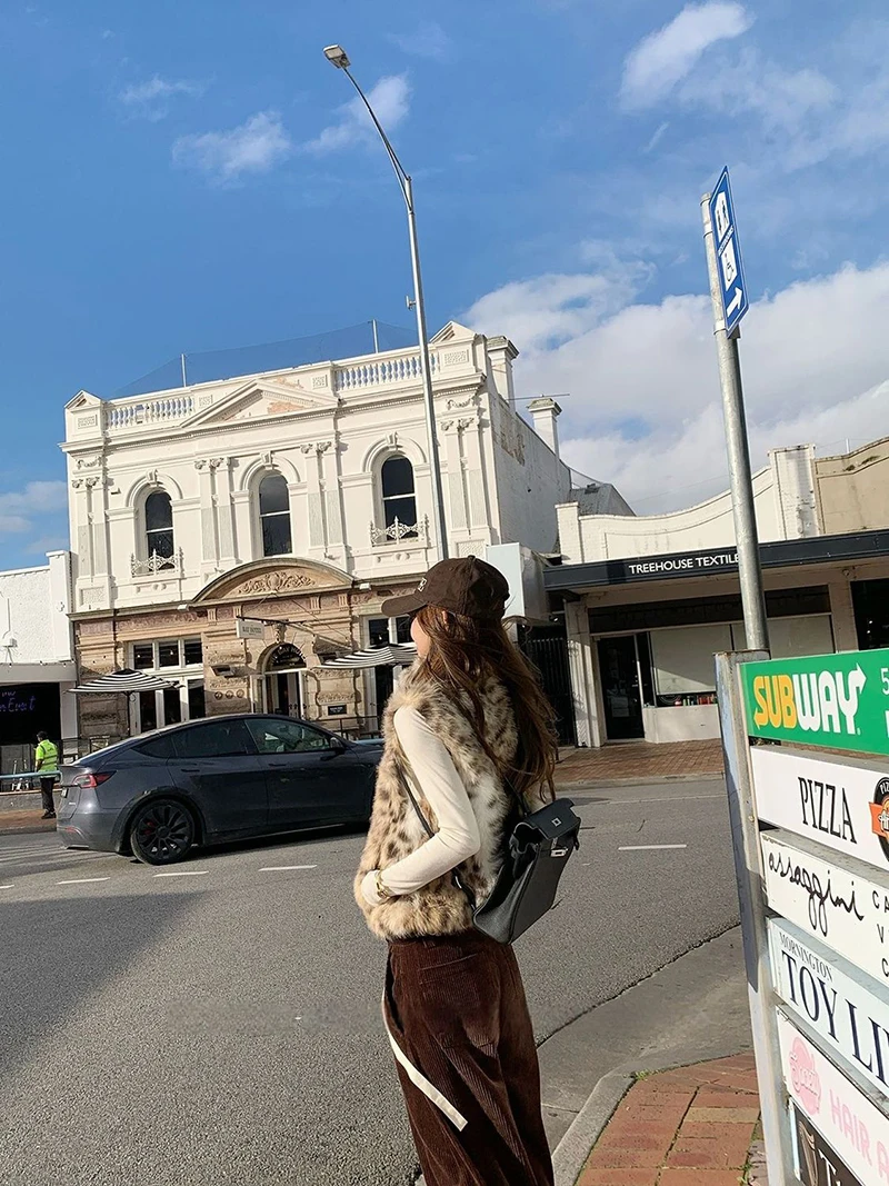 Chic Leopard Women Faux Fur Vest Stand Collar Fleece Jacket Sleeveless Winter Warm Plush Streetwear Retro Outerwear Top