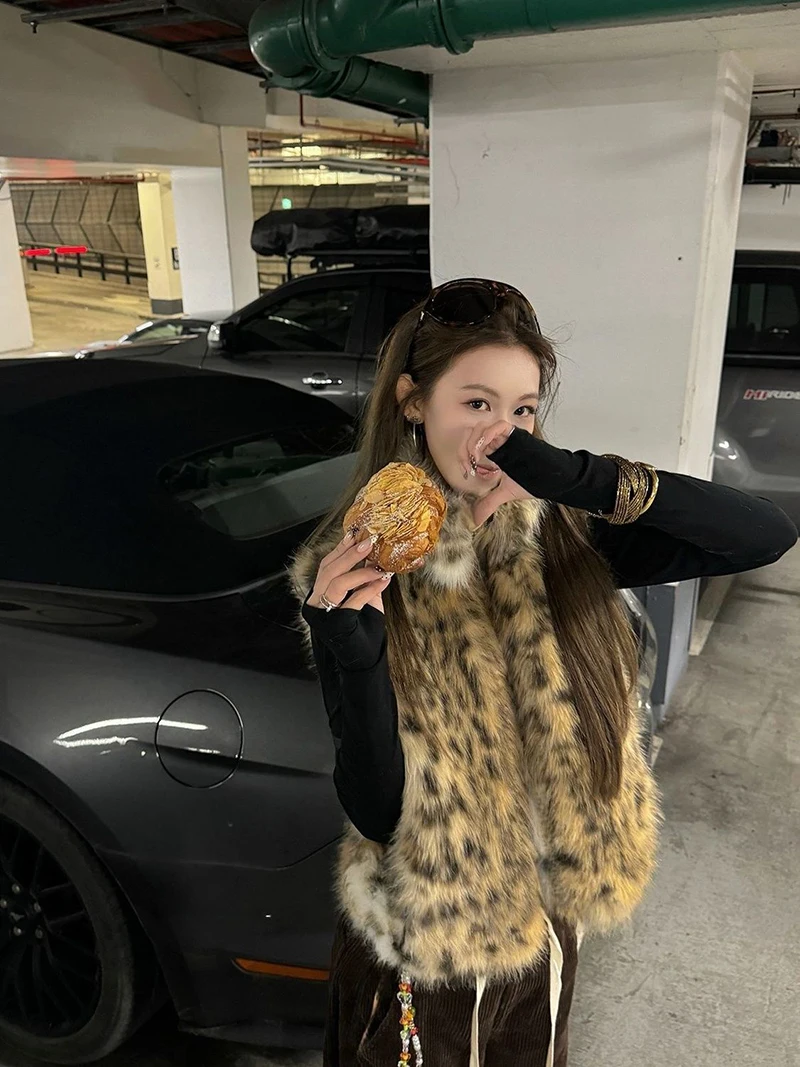 Chic Leopard Women Faux Fur Vest Stand Collar Fleece Jacket Sleeveless Winter Warm Plush Streetwear Retro Outerwear Top