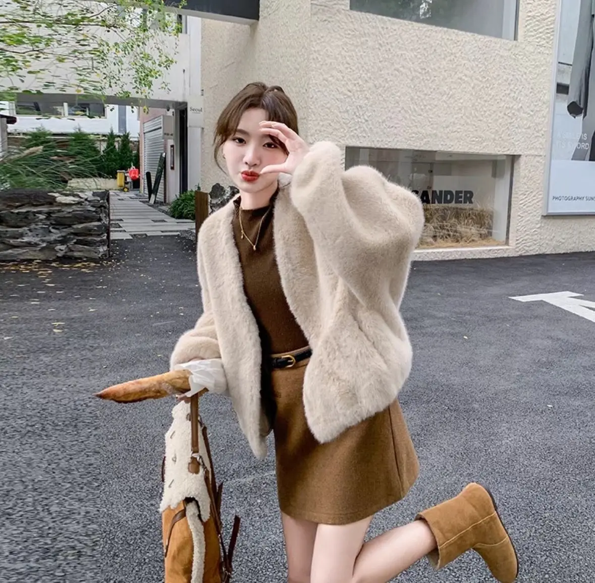 Women V-neck Short Coat Fake Mink Fur Mink Elegant Autumn Winter Coat