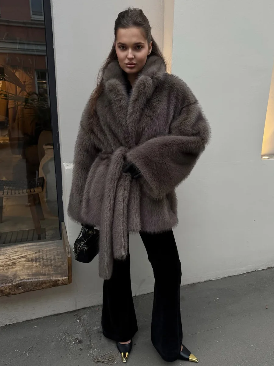 Fur Coat Warm High Quality Temperament Fashion Women Fur & Faux Fur Women 2026 Winter New Casual Long Sleeve Women Fur Coat H848