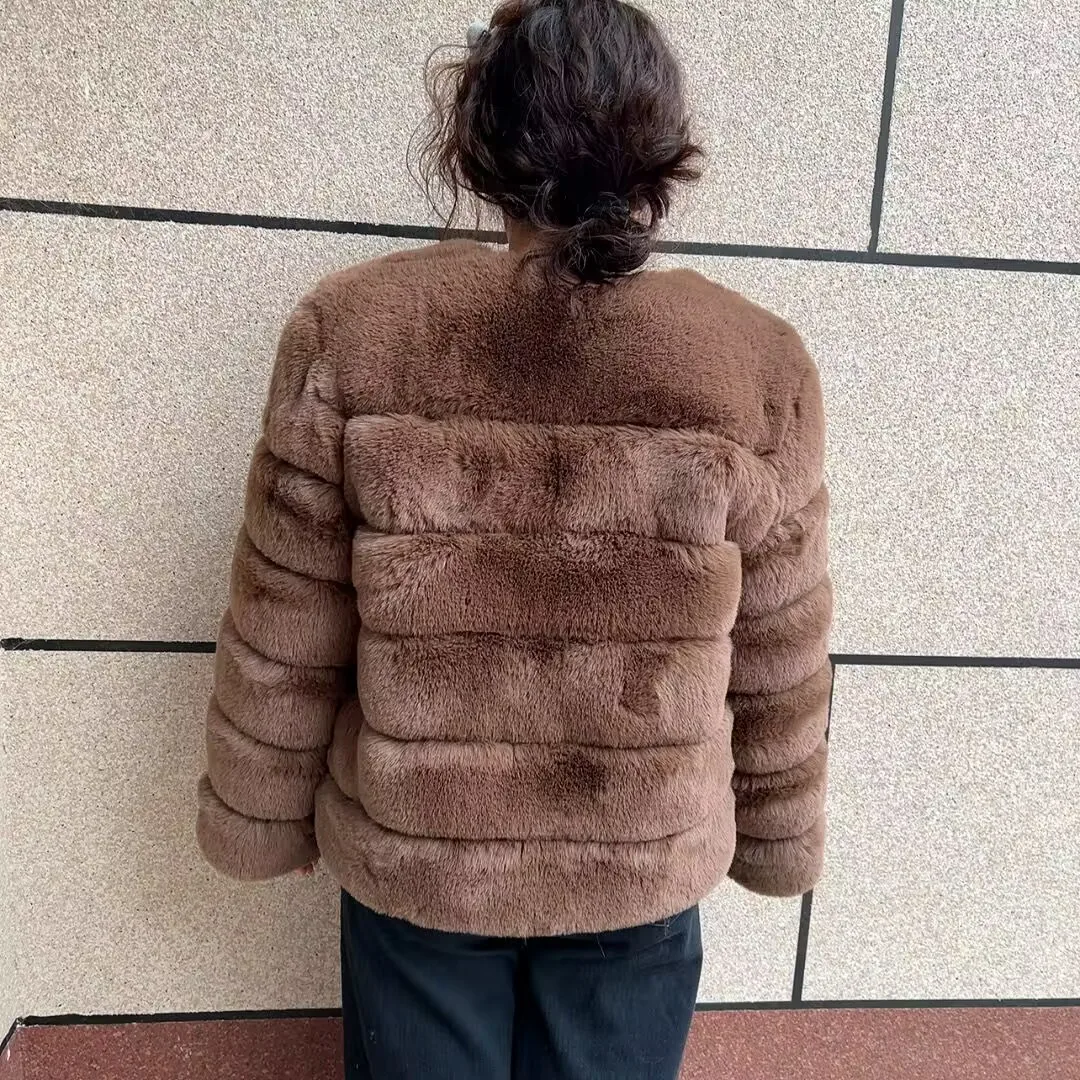 Women's Fluffy Faux Fur Coat Winter Hot Selling Fashionable Luxury Faux Fox Fur Coat Long Sleeve Ladies' Fake Fur Winter Clothin