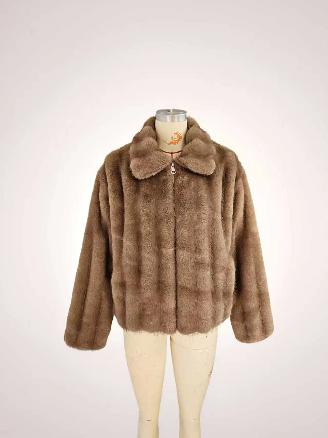 DEAT Fashion Environmentally Friendly Fur Coat Women's Lapel Zipper Loose Plush Thick Faux Fur Jacket Winter New 7A1824