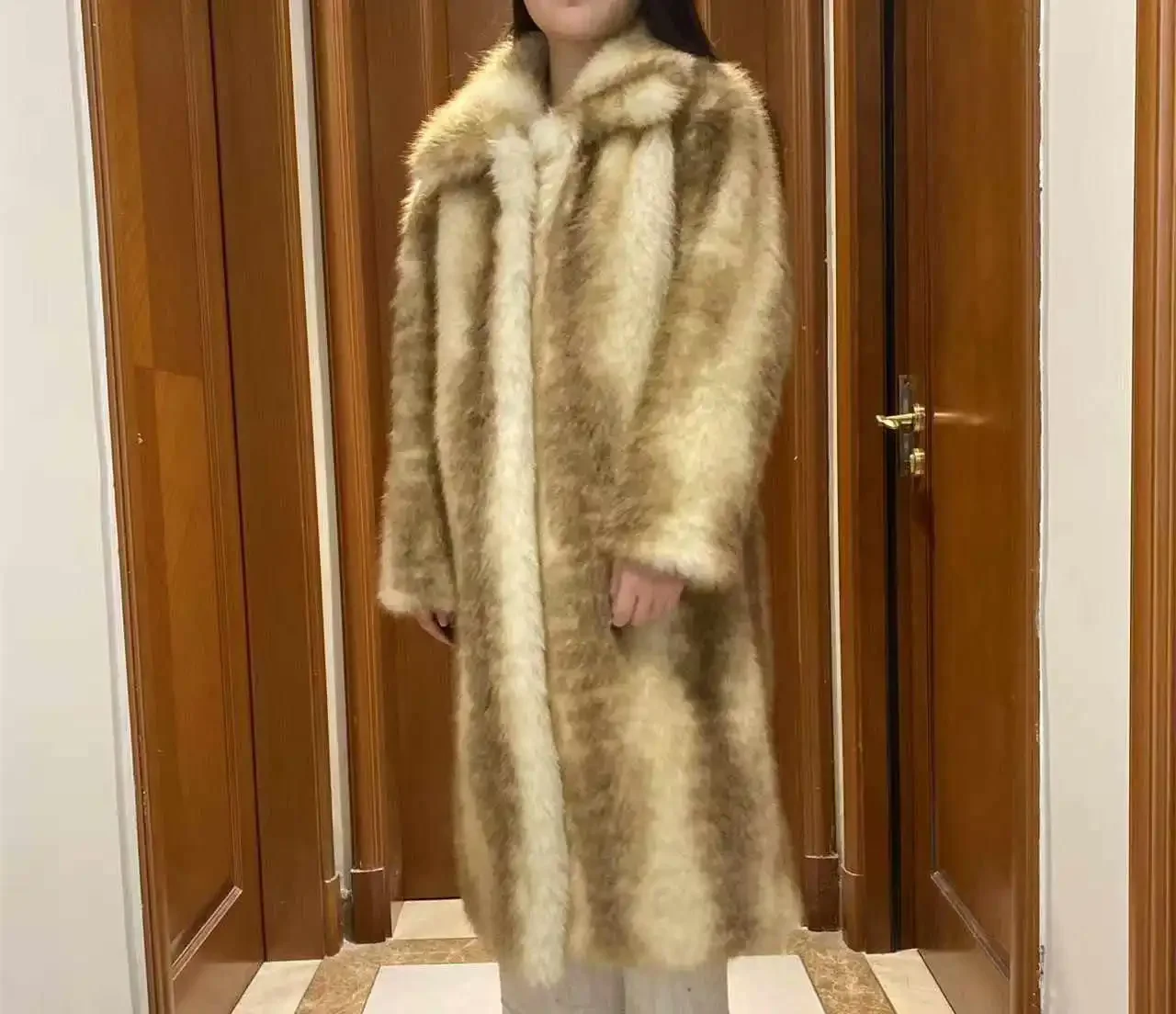 Winter Women High Quality Faux Fox Fur Coat Luxury Long Fur Coat Lapel OverCoat Thick Warm Female Plush Coats