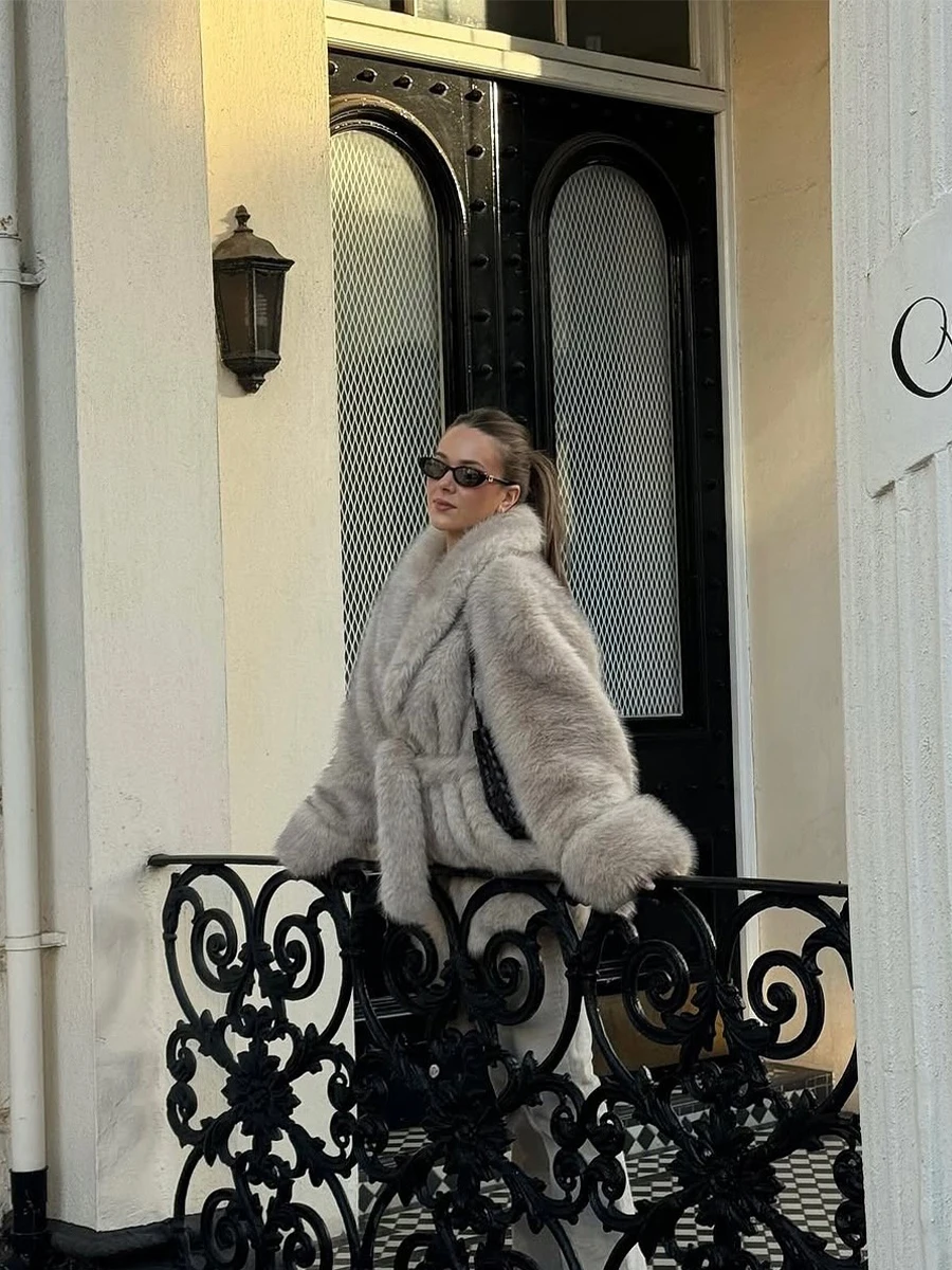 Gray Gradient Belt Oversized Tie Waist Faux Fur Maxi Women Coat for Chilly Winter Morning Old Money Clean Fit Cozy Outwear