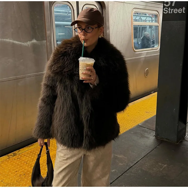 Elegant Luxury Thicken Brown Faux Fur Coats Women Loose Lapel Long Sleeve Furry Coats 2025 Winter Lady Warm Chic Outwear New