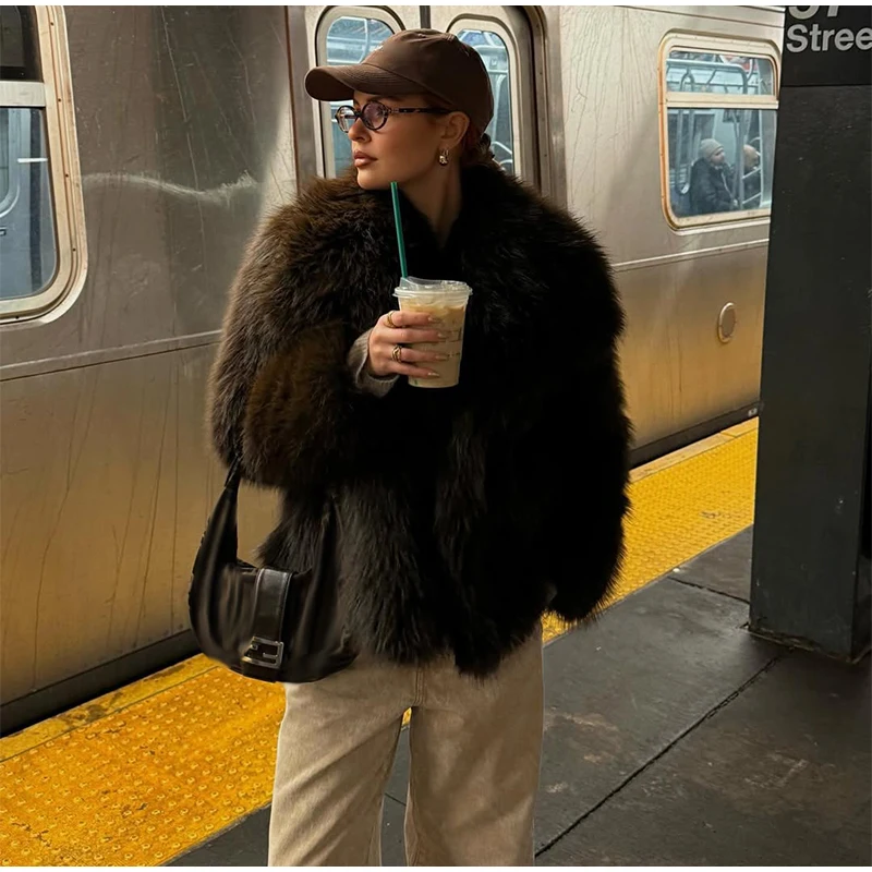 Elegant Luxury Thicken Brown Faux Fur Coats Women Loose Lapel Long Sleeve Furry Coats 2025 Winter Lady Warm Chic Outwear New