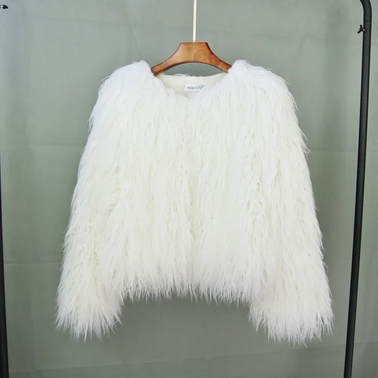Women Imitation Sheep Faux Short Coat Thermal Slim Fit Loose Elegant High Street Button Jacket Round Neck 2026 Winter Outwear