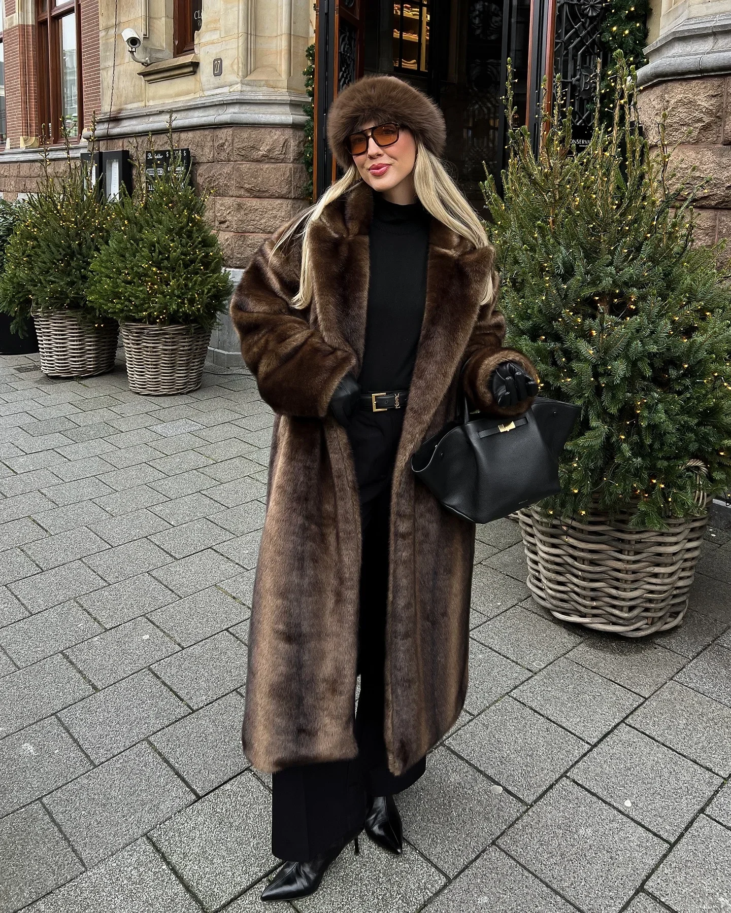 Women Solid Faux Fur Long Coats Fashion Lapel Full Sleeve Fluffy Luxury Loose Casual Outerwears 2026 Winter High Street Outwear
