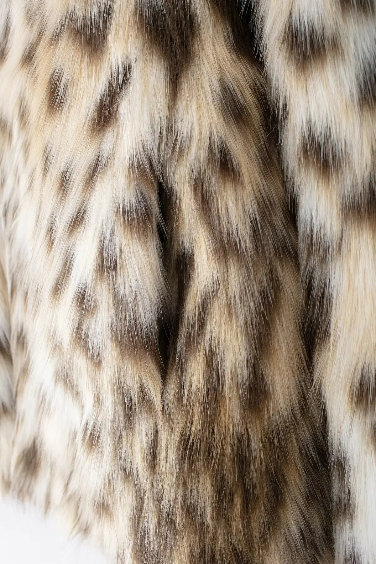 HH Woman Lapel Long Sleeves Side Pockets Casual Coat Women Winter Leopard Print Faux Fur Loose Slim Warm Coat Mujer
