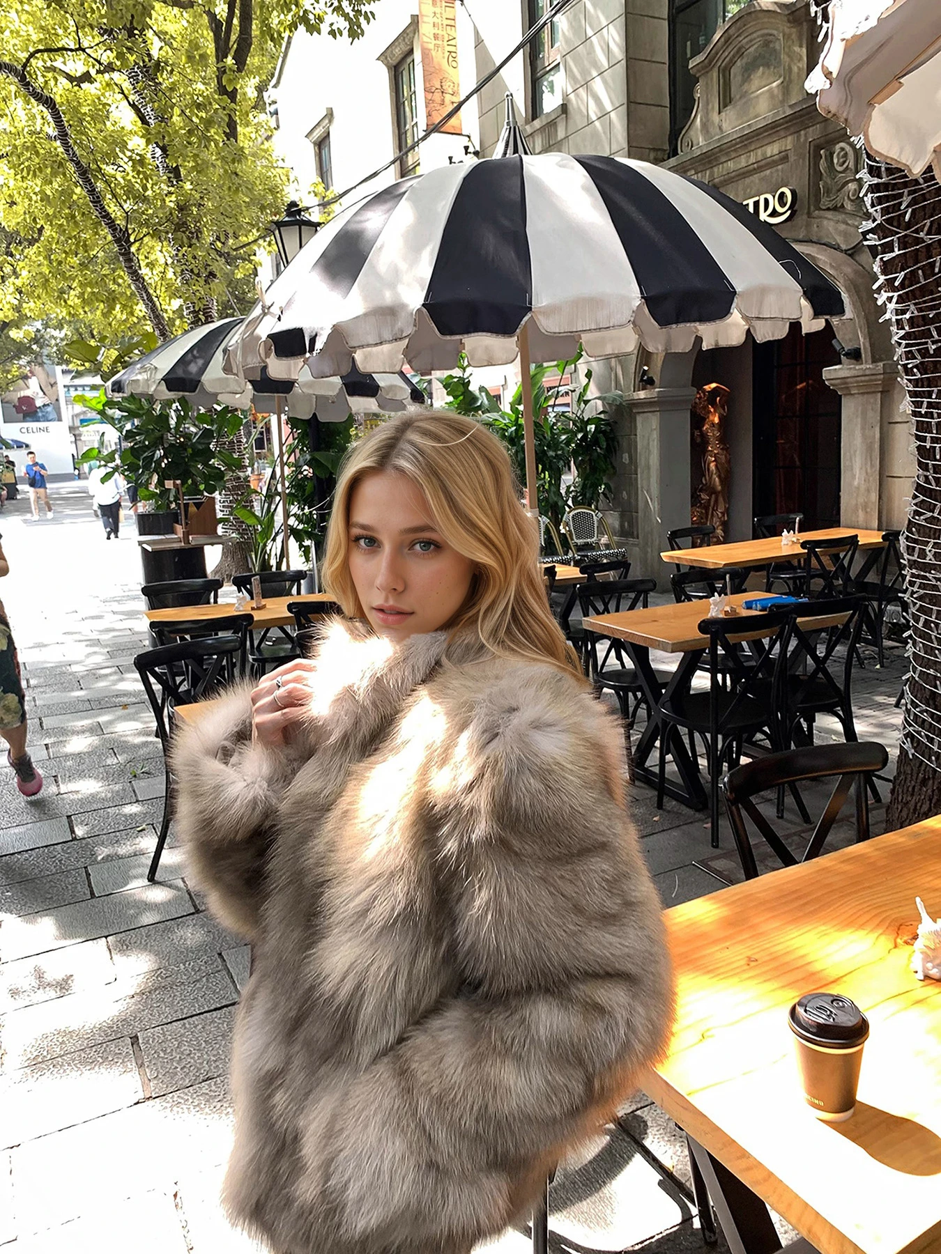 LIMO Ladies Short Faux Fur Jacket Lapel Collar Casual Loose Fit Fashion Fluffy Plush Outer Coat