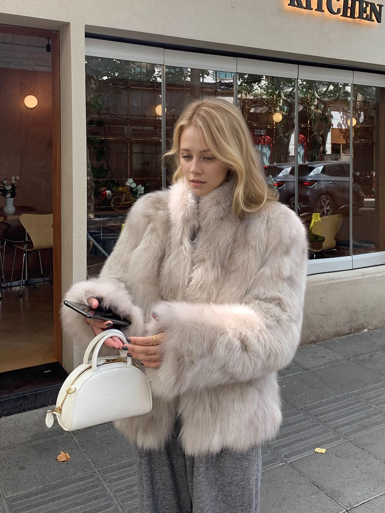 LIMO Ladies Short Faux Fur Jacket Lapel Collar Casual Loose Fit Fashion Fluffy Plush Outer Coat