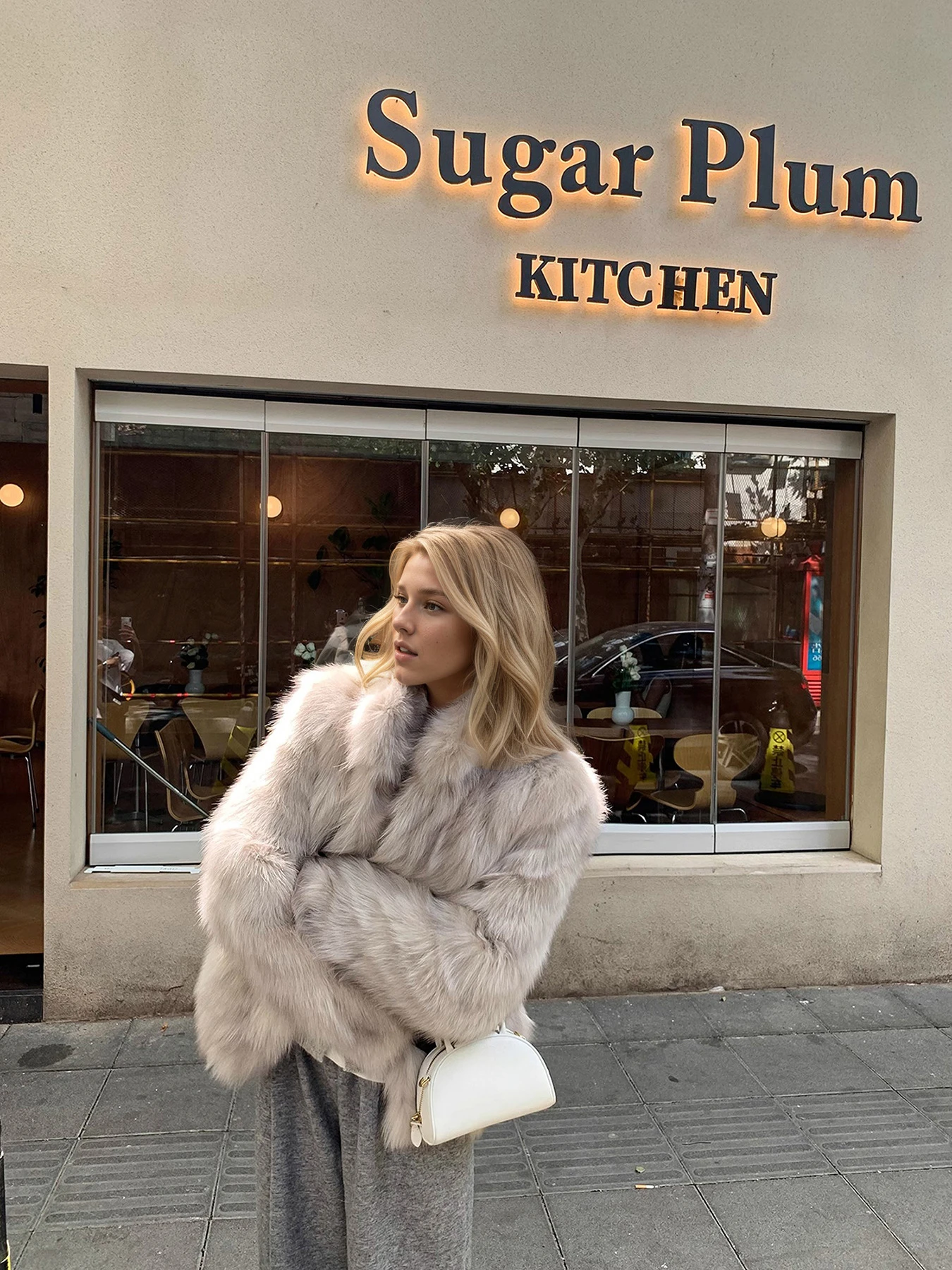 LIMO Ladies Short Faux Fur Jacket Lapel Collar Casual Loose Fit Fashion Fluffy Plush Outer Coat