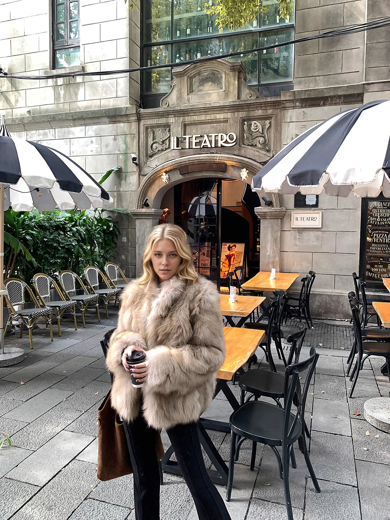 LIMO Ladies Short Faux Fur Jacket Lapel Collar Casual Loose Fit Fashion Fluffy Plush Outer Coat