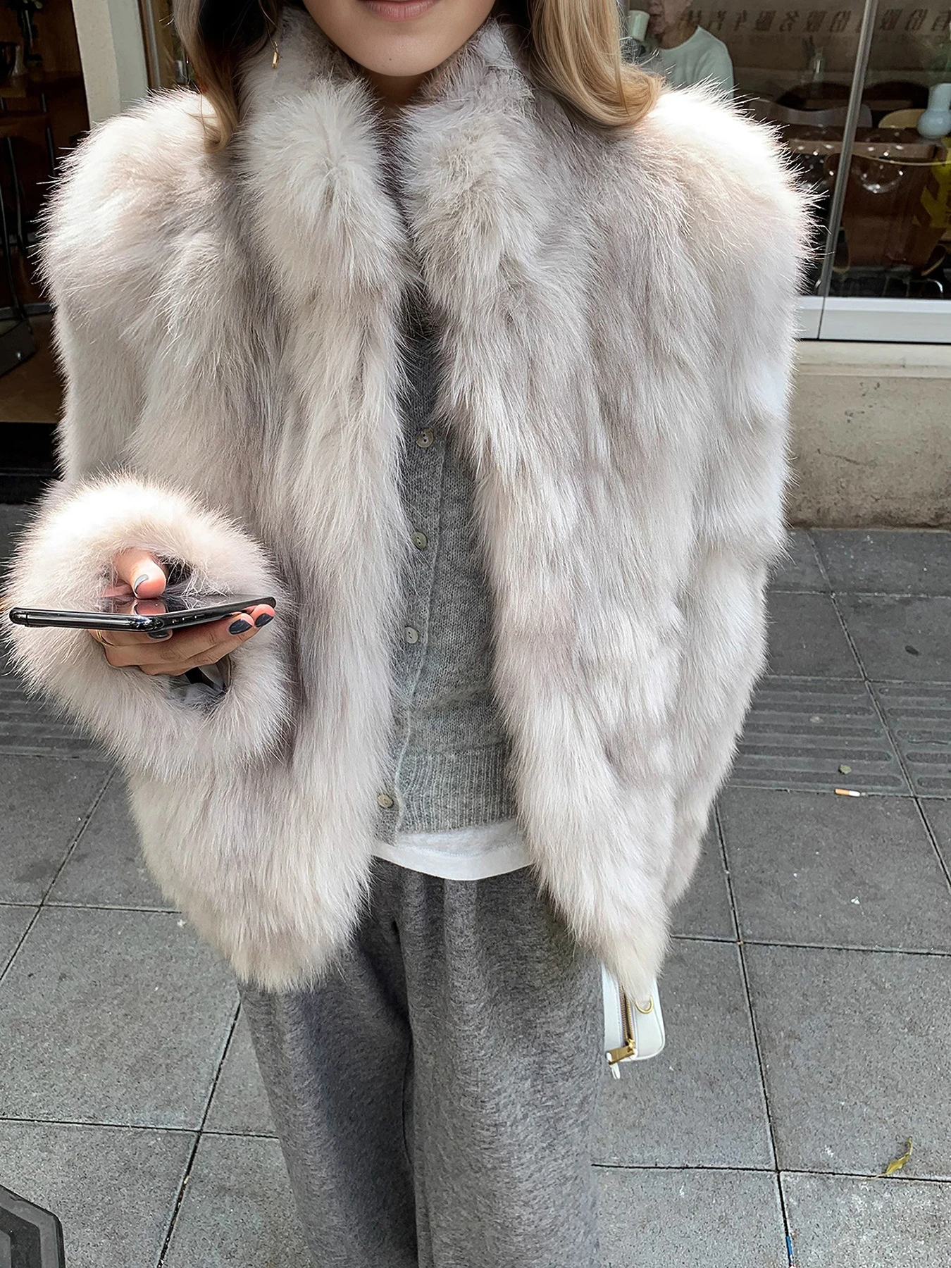 LIMO Ladies Short Faux Fur Jacket Lapel Collar Casual Loose Fit Fashion Fluffy Plush Outer Coat