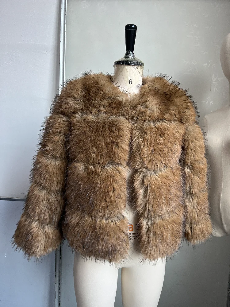 Luxury Two-tone Faux Fur Short Coat Women Fashion Full Sleeve Loose Warm Cropped Jackets Lady Winter Daily Highstreet Outerwear