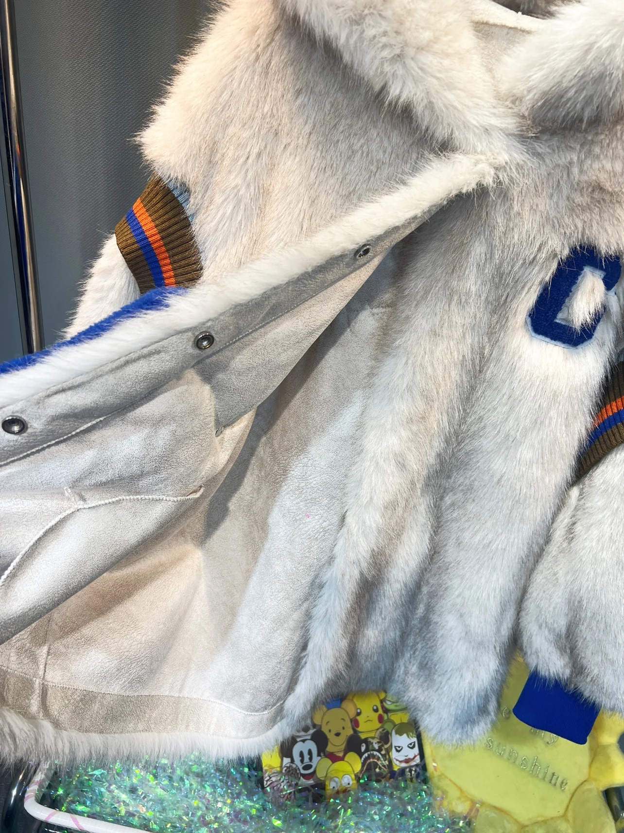 European Style Overcoats 2023 Winter New Embroidered Mink Hooded Faux Fur Women's Fashion Fur One Fur Warm Large Pocket Fur Coat