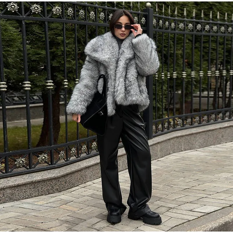 Faux Women's Fur Coat Turn-Down Collar Long Sleeve Elastic Cuff Plush Fluffy Female Fur Coat Fashion Autumn Loose Fur For Ladies