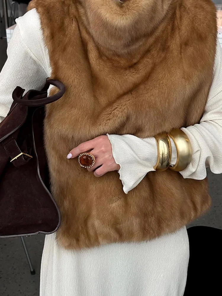 2026 Winter Women's Faux Fur Coats Fashion Stand Collar Short Jackets Warm Long Sleeve High Street Commute Lady Brown Outerwear
