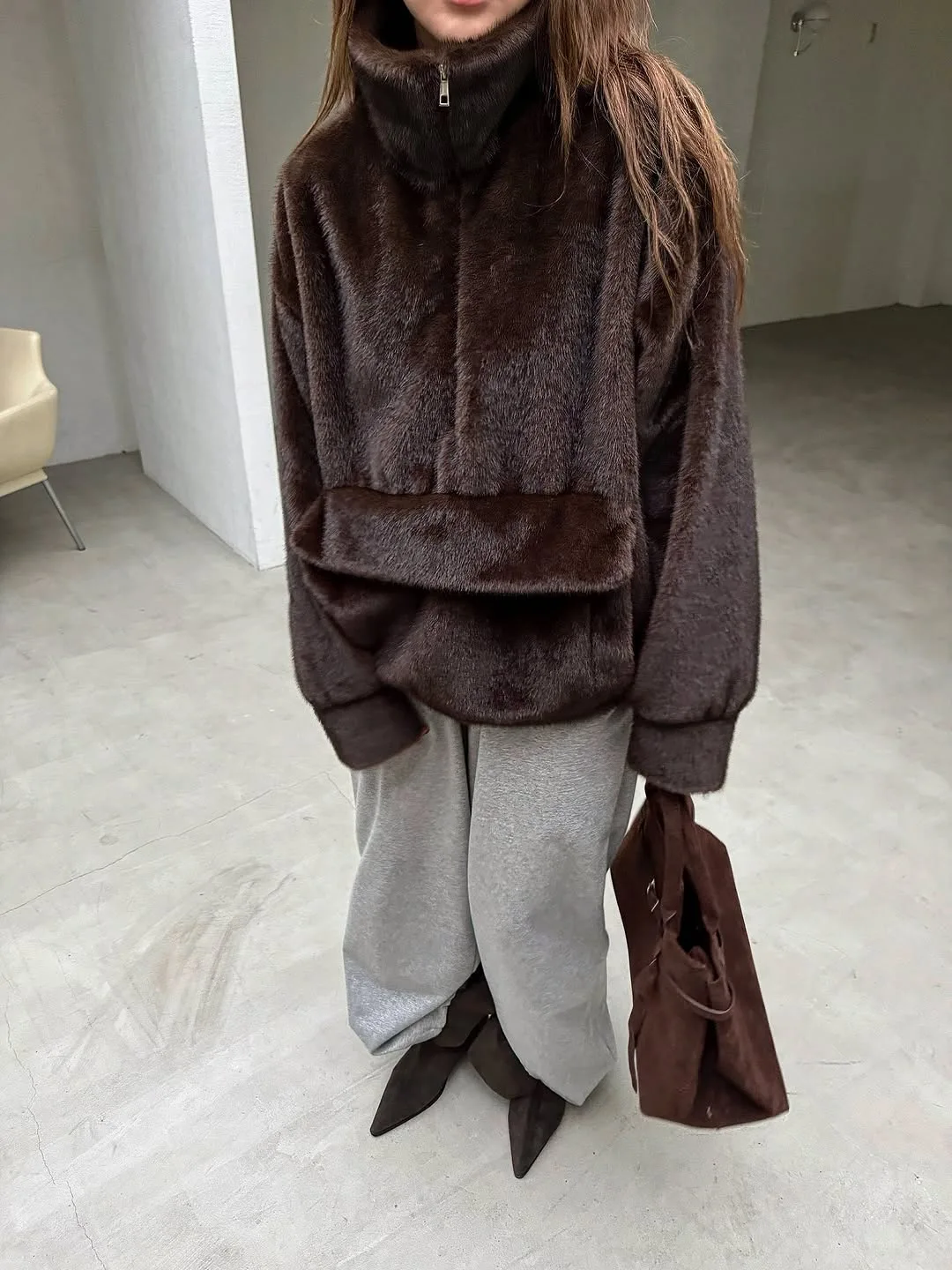 LANMREM Women Faux Mink Fur Half Zip Sweatshirt Stand Neck Kangaroo Pocket Loose Long Sleeve Warm Plush Pullover Top 2DB8857