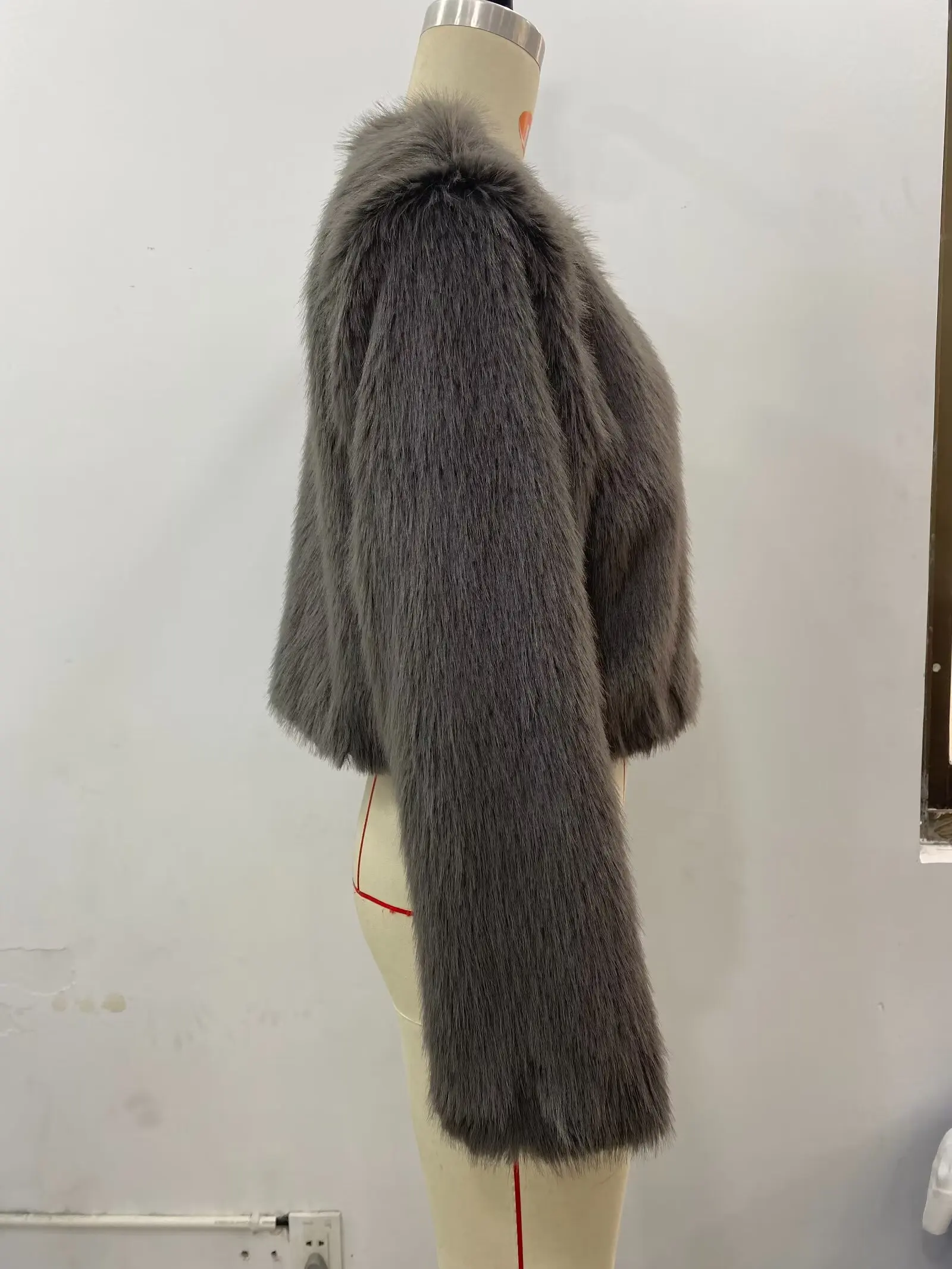Chic Grey Fluffy Faux Fur Jacket Women Elegant O Neck Long Sleeves Cropped Coats Autumn Winter Lady High Street Outwears