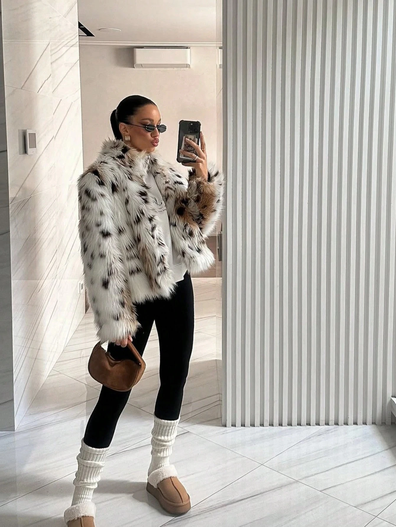 Women Winter Faux Fur Coat Snow Leopard Print Fluffy Short White Warm 2026 New Y2K Old Money Streetwear Outerwear