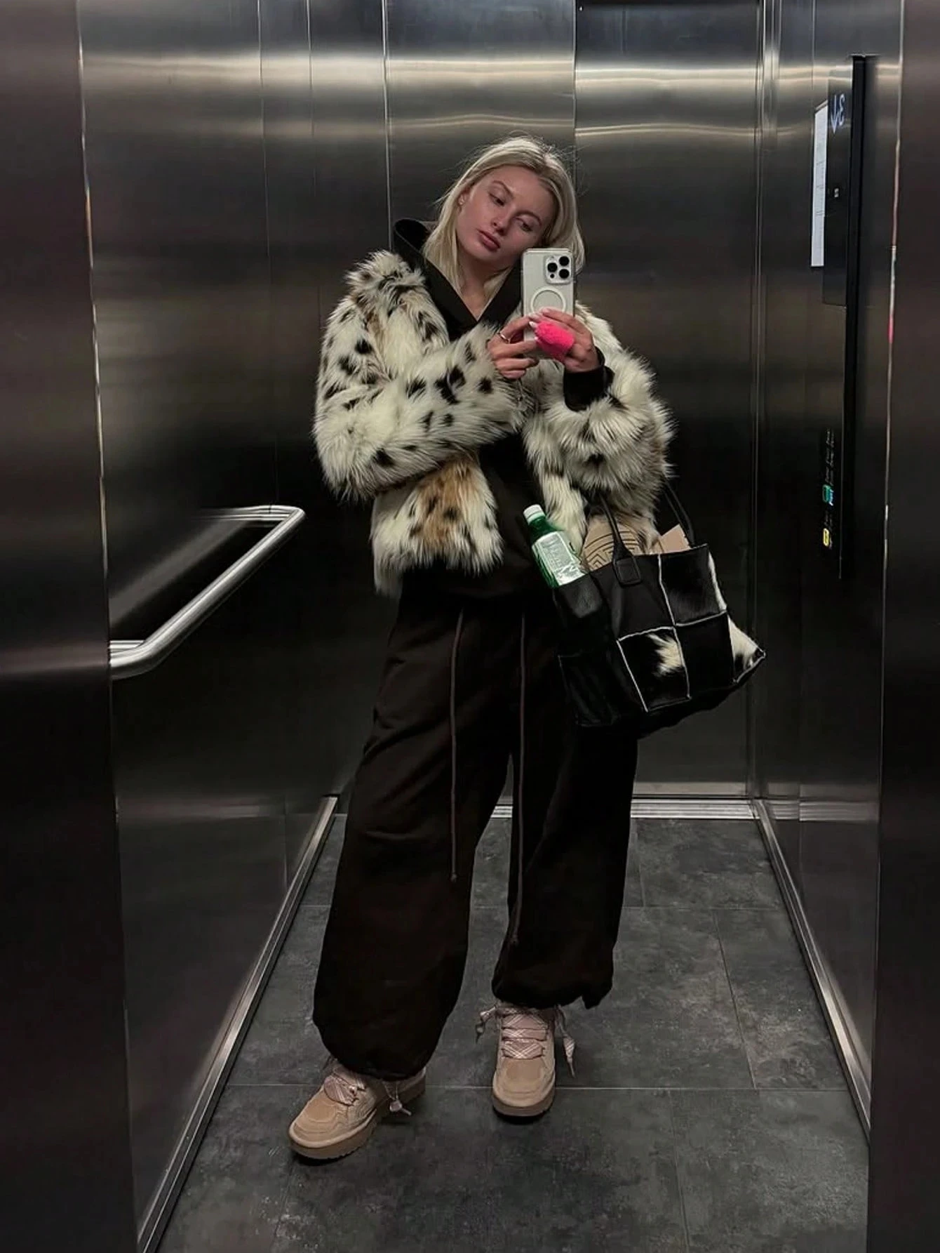 Women Winter Faux Fur Coat Snow Leopard Print Fluffy Short White Warm 2026 New Y2K Old Money Streetwear Outerwear