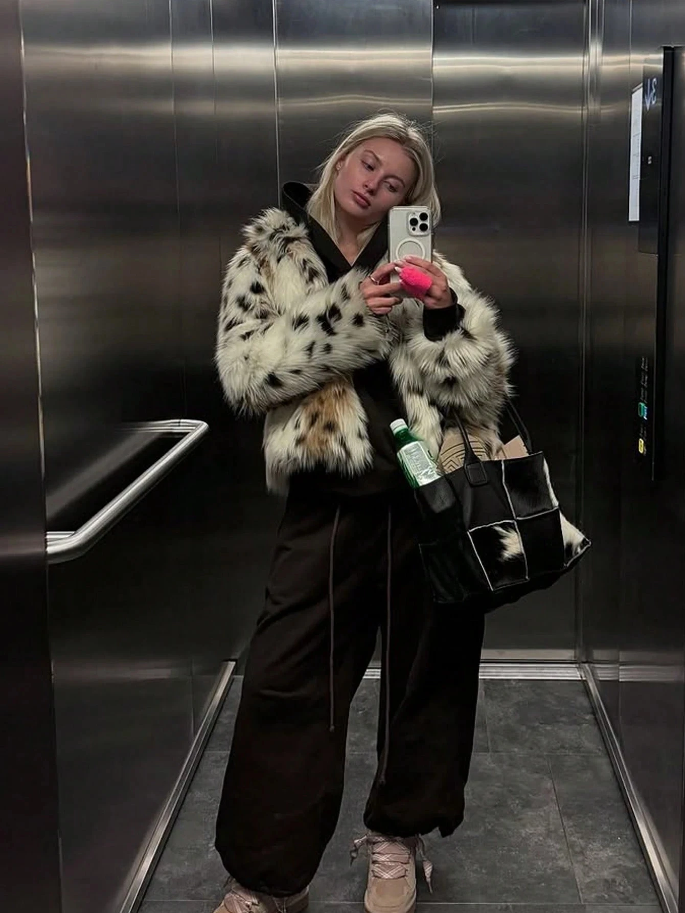 Women Winter Faux Fur Coat Snow Leopard Print Fluffy Short White Warm 2026 New Y2K Old Money Streetwear Outerwear