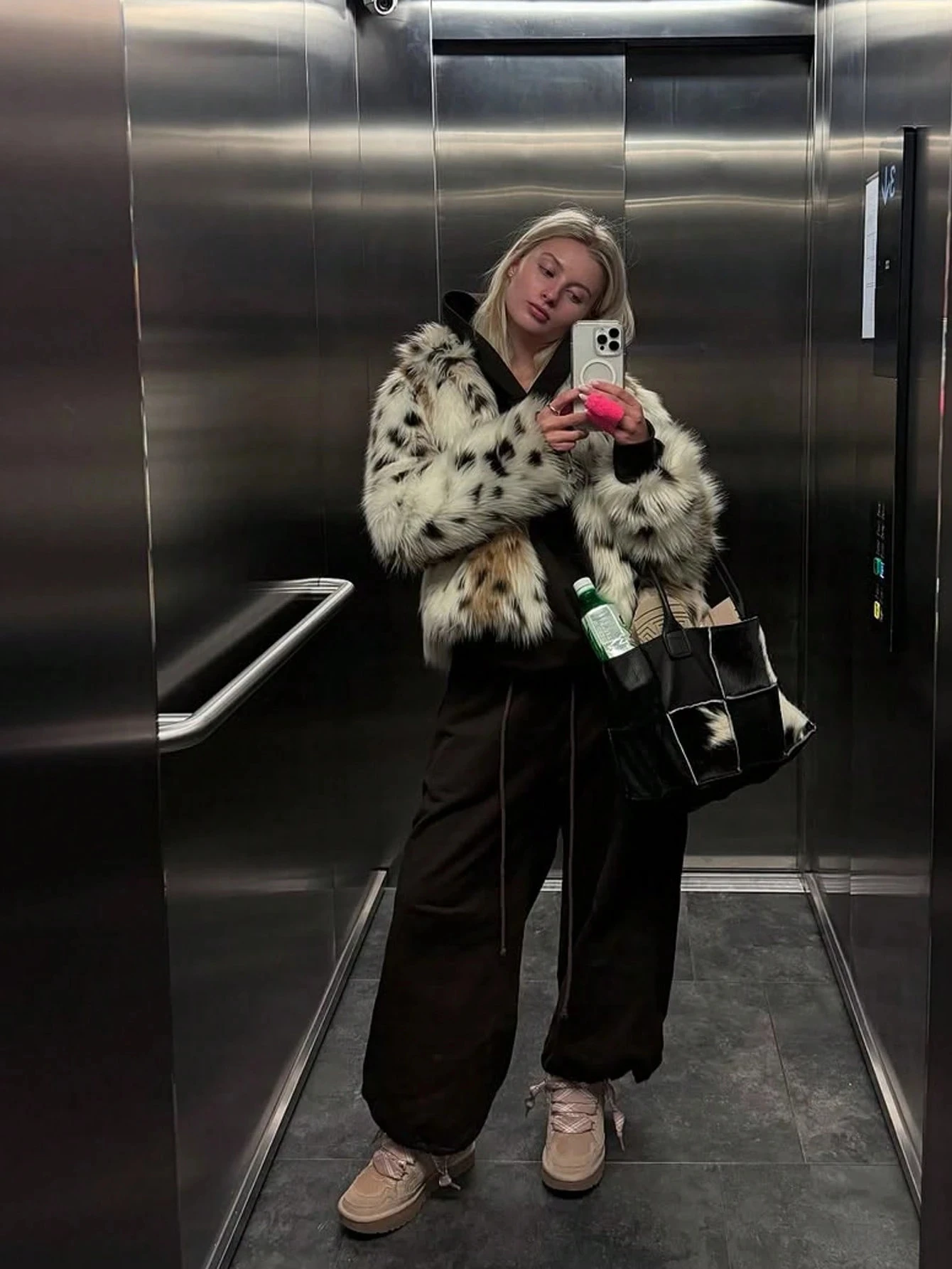 Women Winter Faux Fur Coat Snow Leopard Print Fluffy Short White Warm 2026 New Y2K Old Money Streetwear Outerwear
